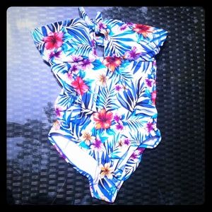 Strapless one piece swim suit